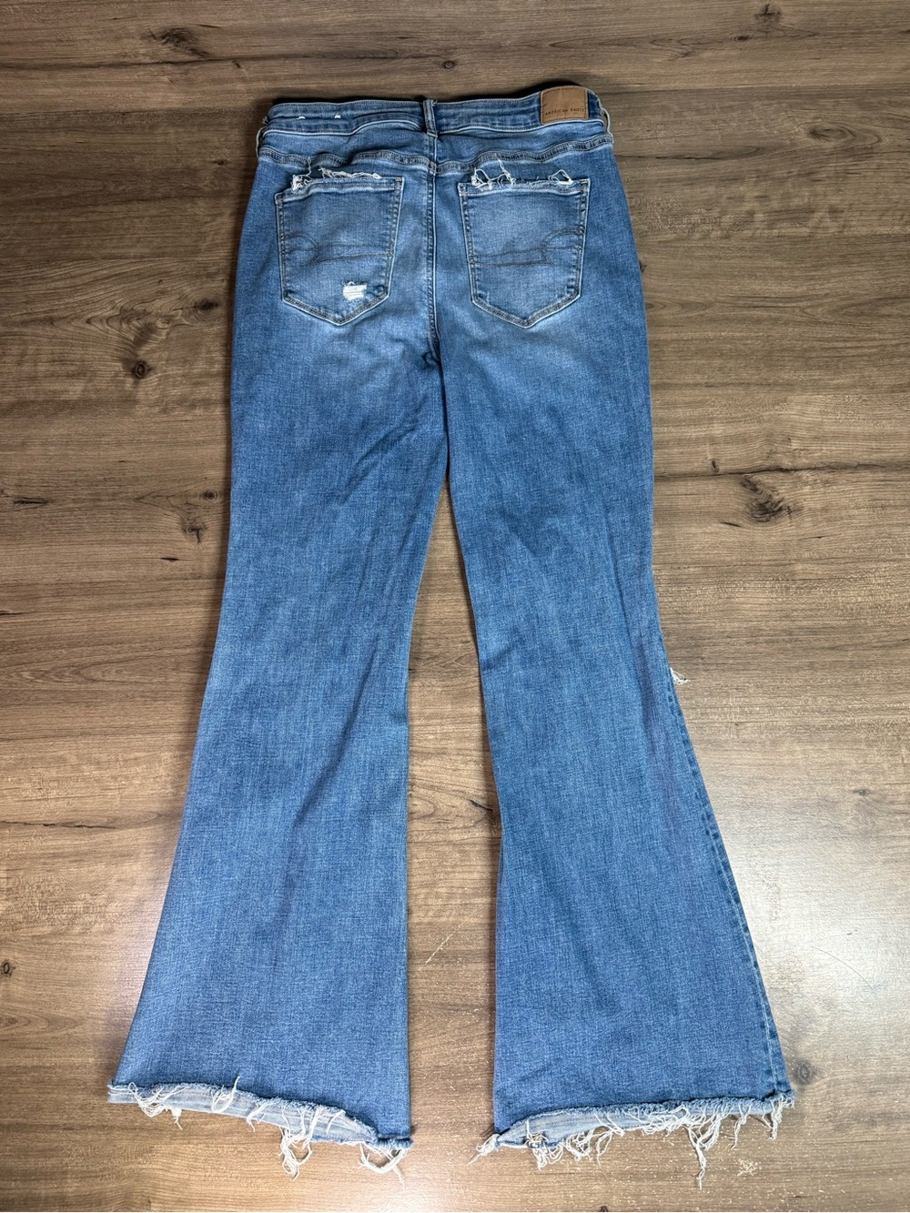 American Eagle Outfitters Women’s Flare Boot Cut Distressed Denim Jeans Size 8 - Picture 3 of 9